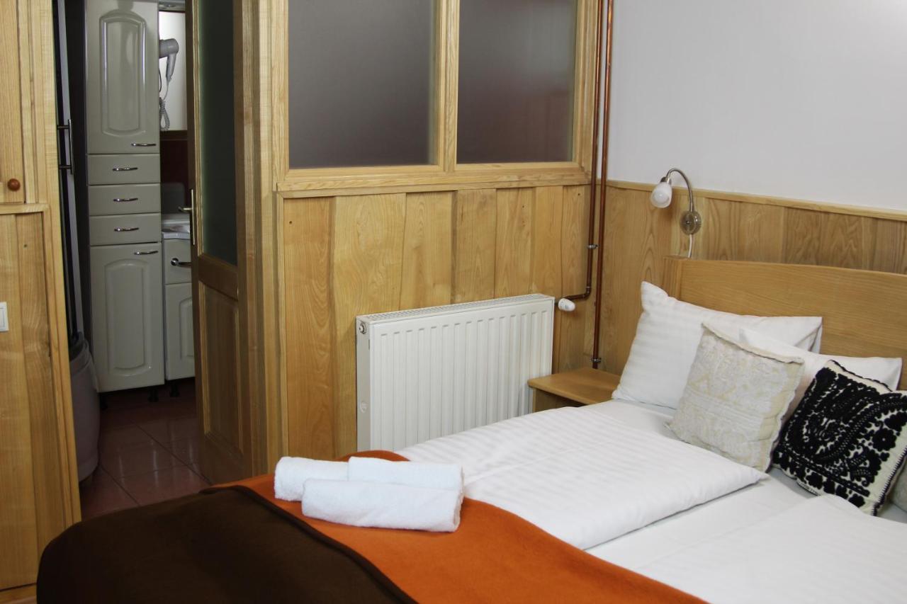 Tiszafa Vendeghaz Szentgal Hotel ภายนอก รูปภาพ